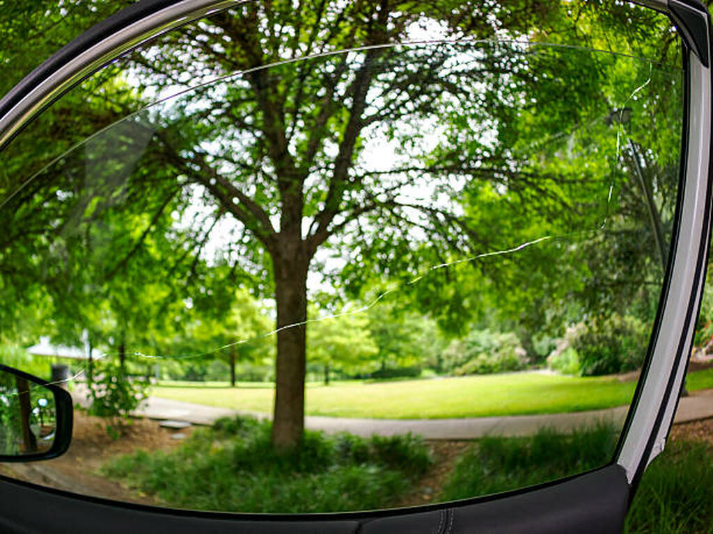 car front glass repair in Twin Cities
